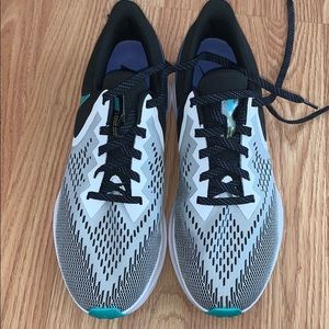 Nike Zoom Winflo running shoe size 10